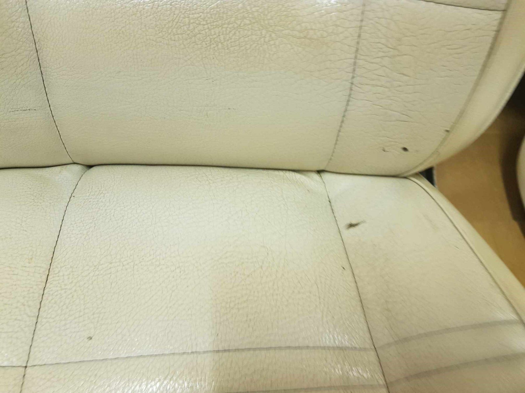 Dodge Tutti pezzi di ricambio auto: Dodge Challenger Interieur – Usato da Niedergösgen venduto da usc_8qc6 5