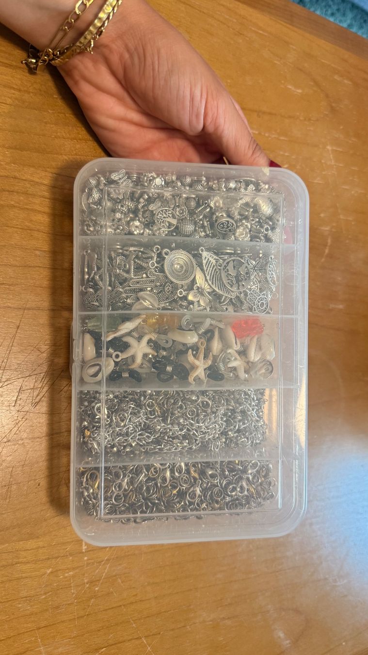 Pendentifs: Box mit unterschiedlichen Anhängern / verschlüssen – Neuf (Voir description) à Bern par gob_sar