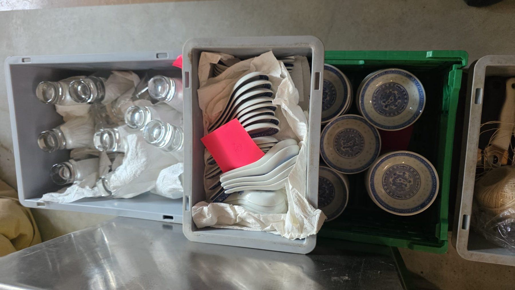 Komplettküchen: DIV CATERING MATERIAL – Gebraucht aus Zullwil von imh_lq9s 8