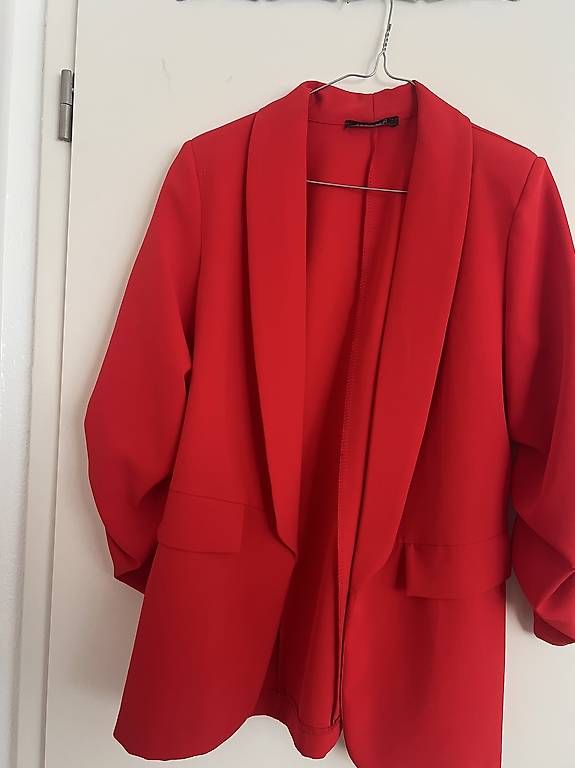 Giacche: Blazer Rosso – Usato da Tenero venduto da loa_7m8d