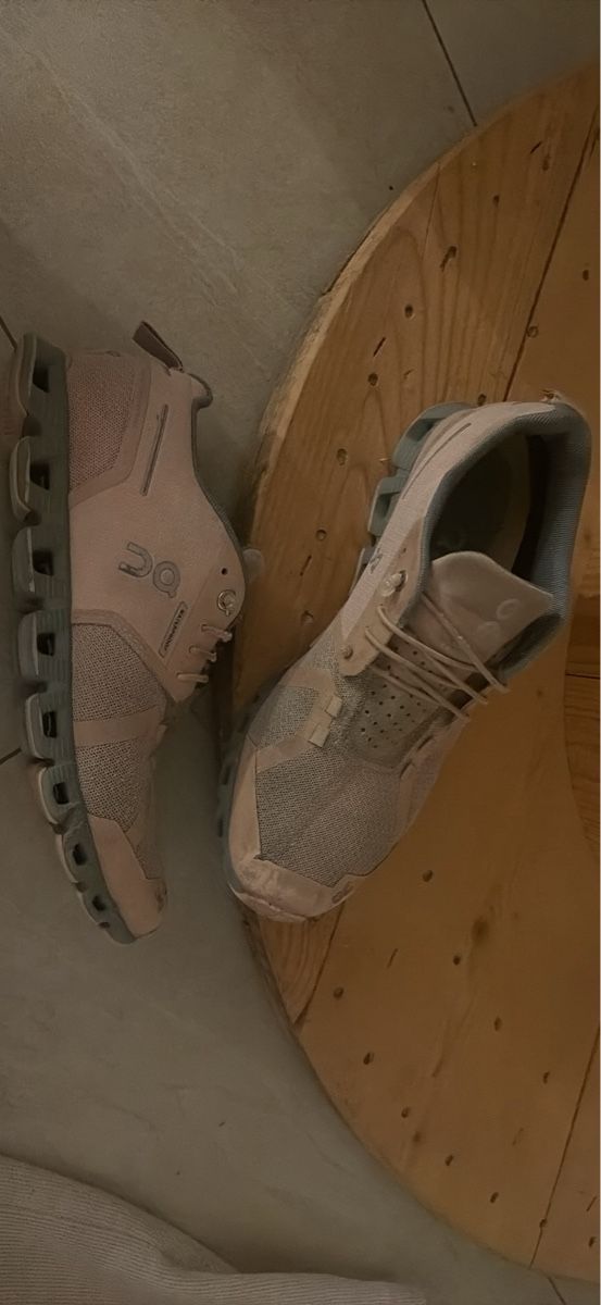 Scarpe da donna: On Cloud Waterproof Sneaker rosa 40 – Usato da Rüti ZH venduto da Butterfly206cc 6