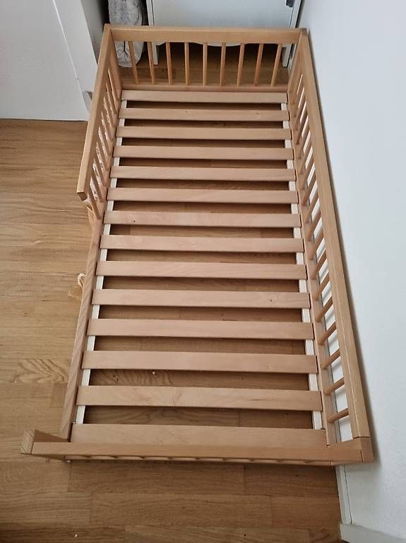 Betten: Kinderbett 140 cm x 70 cm – Gebraucht aus Bätterkinden von Stein80 2