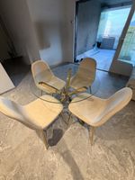 Tisch inkl.4 Esszimmerstühle Samt beige goldfarbene Beine