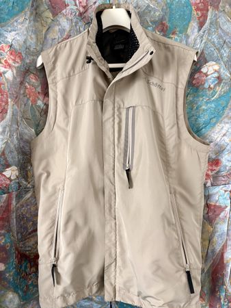 Schöffel Weste Grösse 54 Beige - Perfekt für den Übergang!