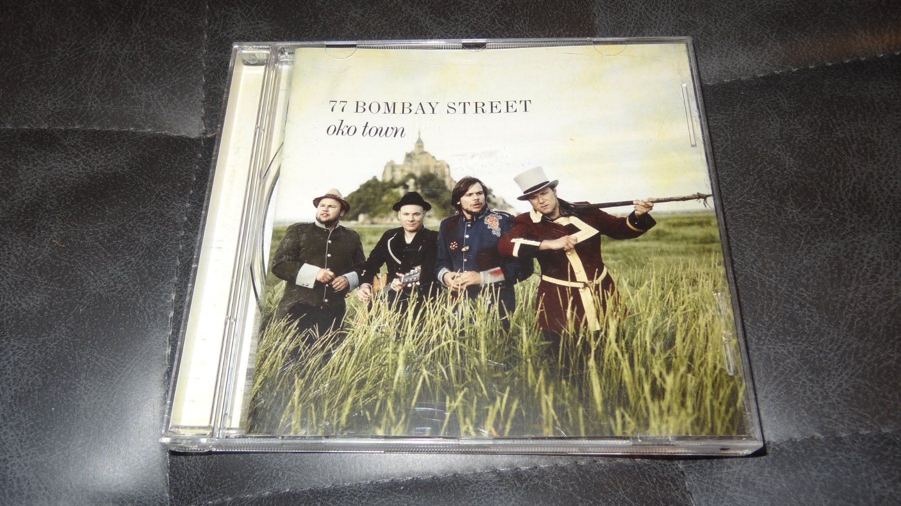 CD: 77 Bombay Street - Oko Town CD – Usato da Olten venduto da Disc-Ausverkauf
