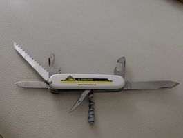 Offizier Messer Victorinox Camper weiss A. Freund Holzbau Sa