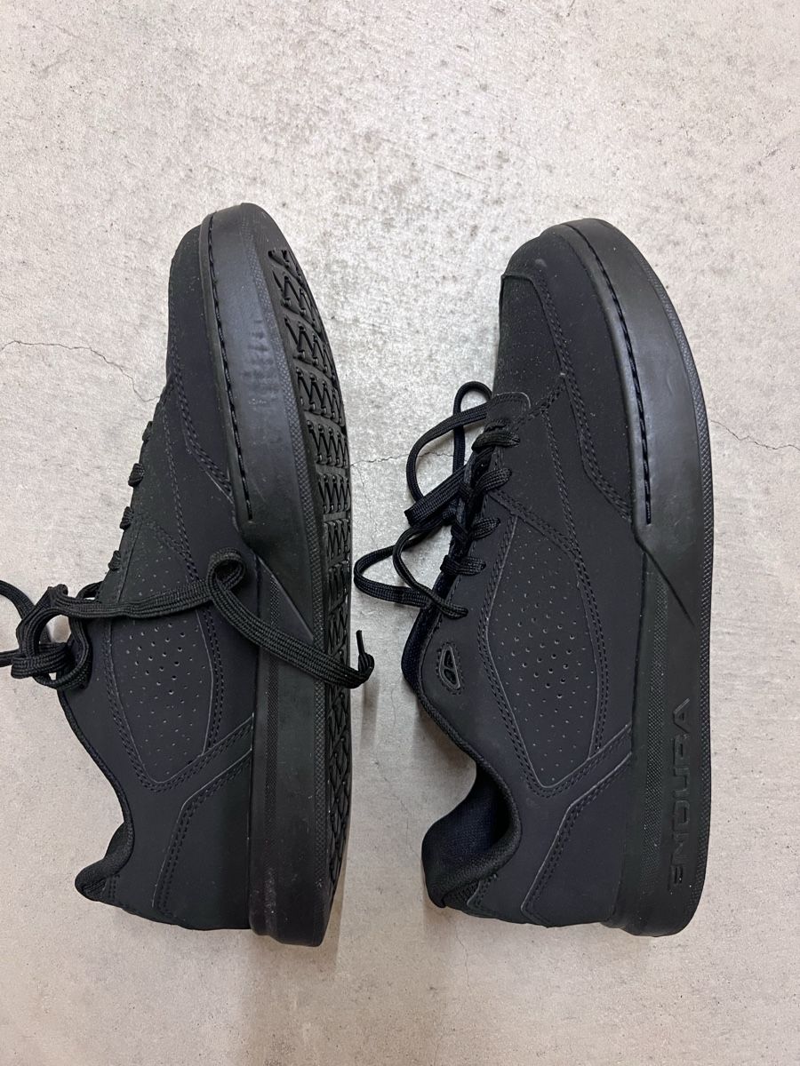 Endura Scarpe da uomo: Endura - Hummvee Flat Pedal Schuh – Nuovo (secondo la descrizione) da Zürich venduto da kasia.kosieradzka 1
