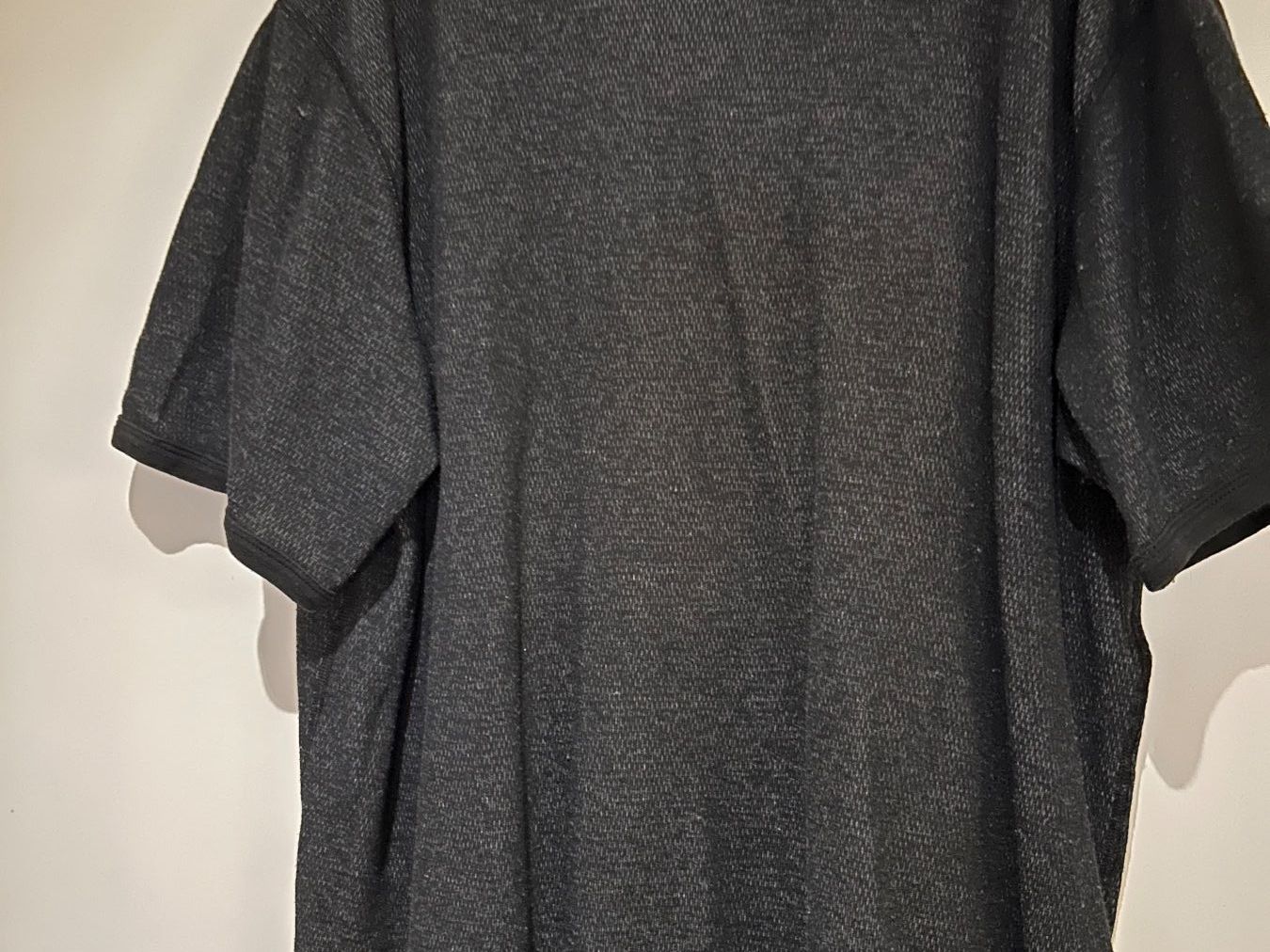 T-shirt: Tshirt anthrazit XL – Usato da Zumikon venduto da Uranus88 4