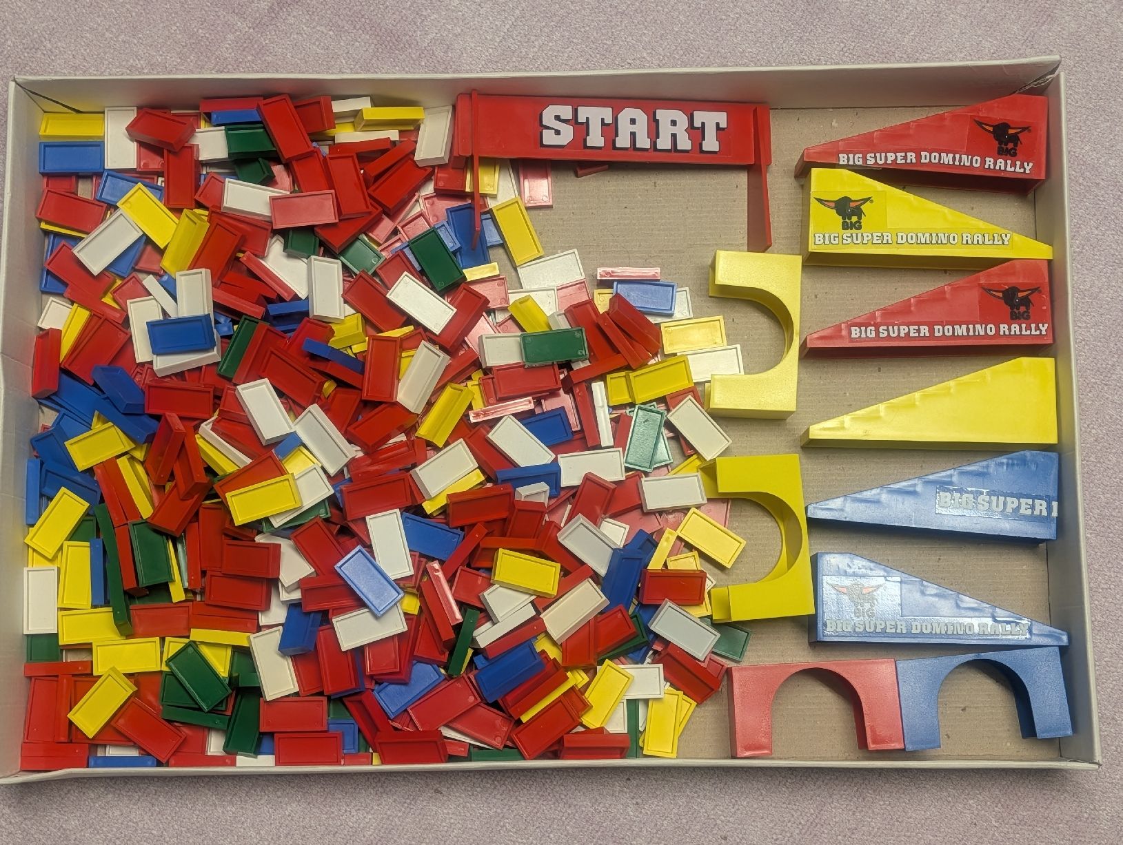 Jeux: Big Super Domino – D'occasion à Uetendorf par s4-61 1