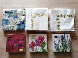 165 Stk. Servietten Ornamente / Blumen