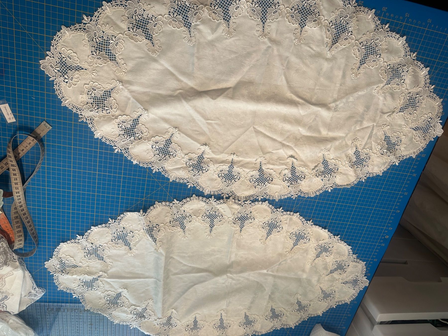 Alle Dekorationen: GESTICKT DECO SET – Gebraucht aus Bottighofen von M.O.L 1