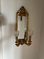 Goldrahmen mit Spiegel und Licht