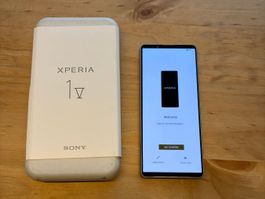 Sony Xperia 1 V, 256 GB, Platinum Silver mit OVP und Zubehör