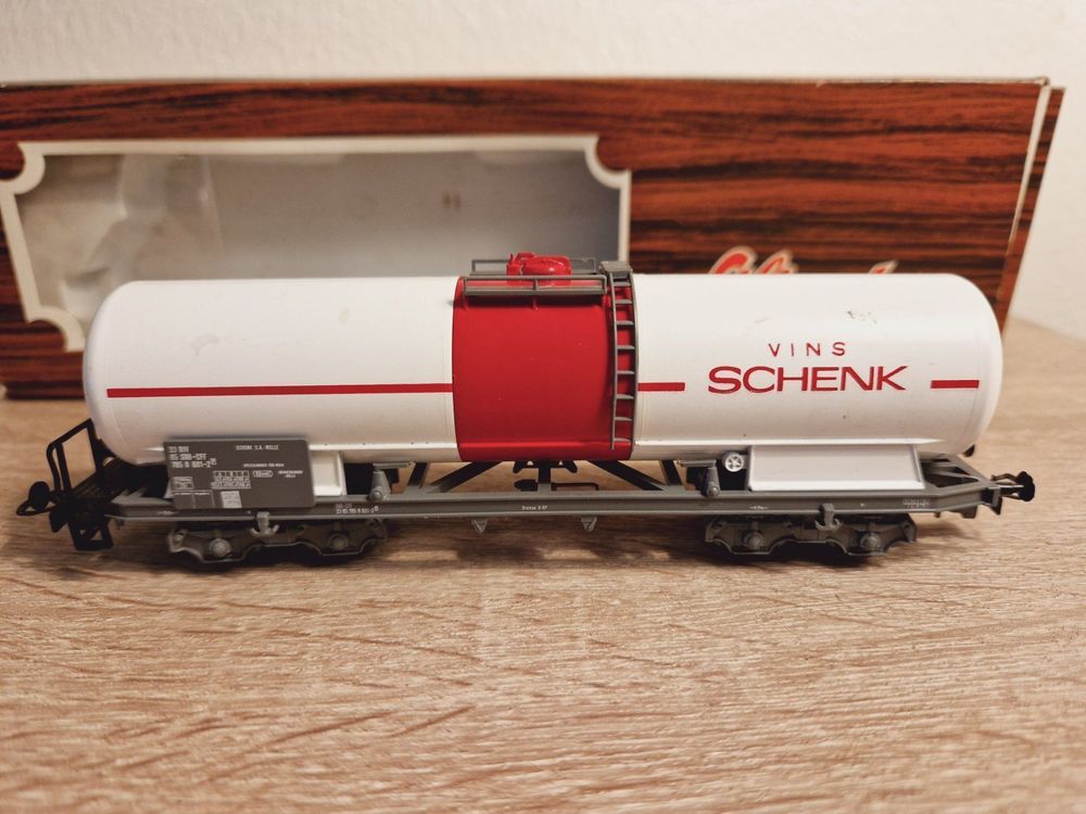 LILIPUT 250 00, wagon citerne à plate forme de serre freins SHELL ÖBB ou DB ou SBB neuf BO (Ref: #250 00