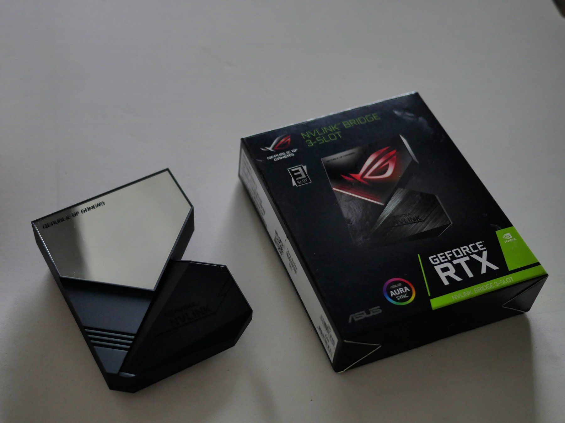 Asus Grafikkarten: Asus ROG NVLink Bridge for RTX GPU 3-slot – Gebraucht aus Chavannes-près-Renens von