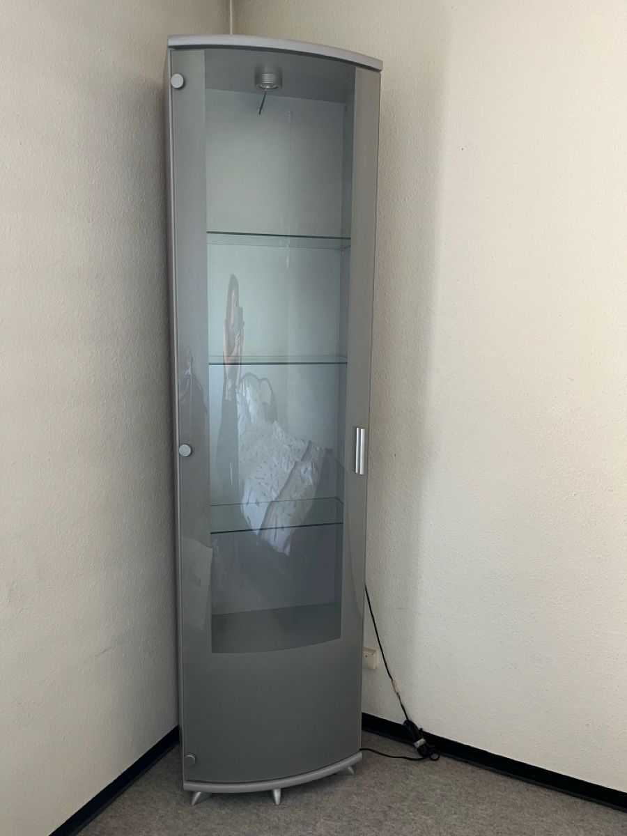 Vitrines: Schöne Vitrine mit Beleuchtung Anthrazit – D'occasion à Wetzikon ZH par papi1899