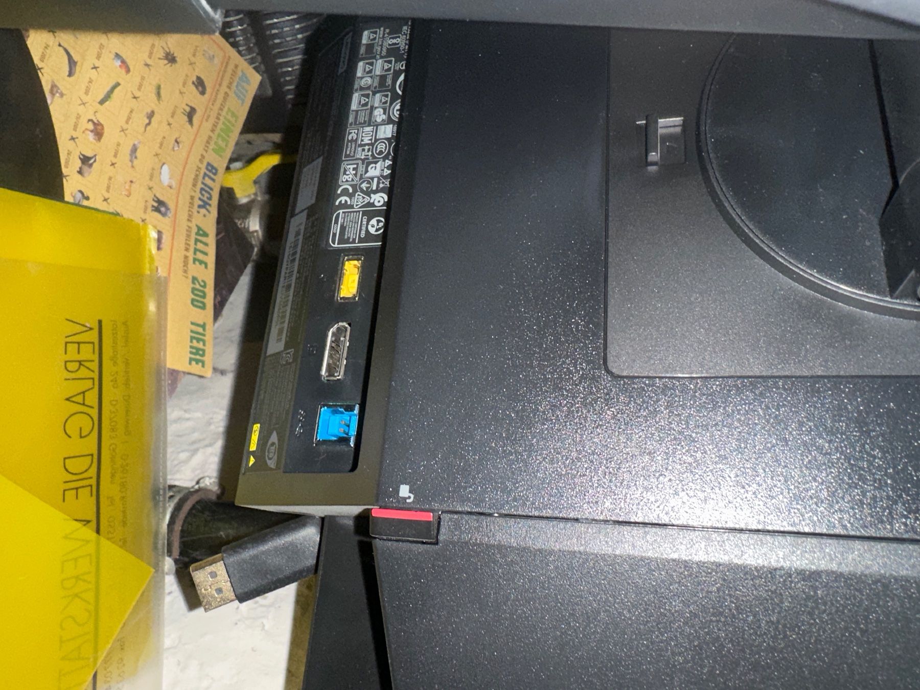 Lenovo Monitore: Bildschirm ThinkCentre All-in-One Computer – Gebraucht aus Schaffhausen von ann_g6tx 4