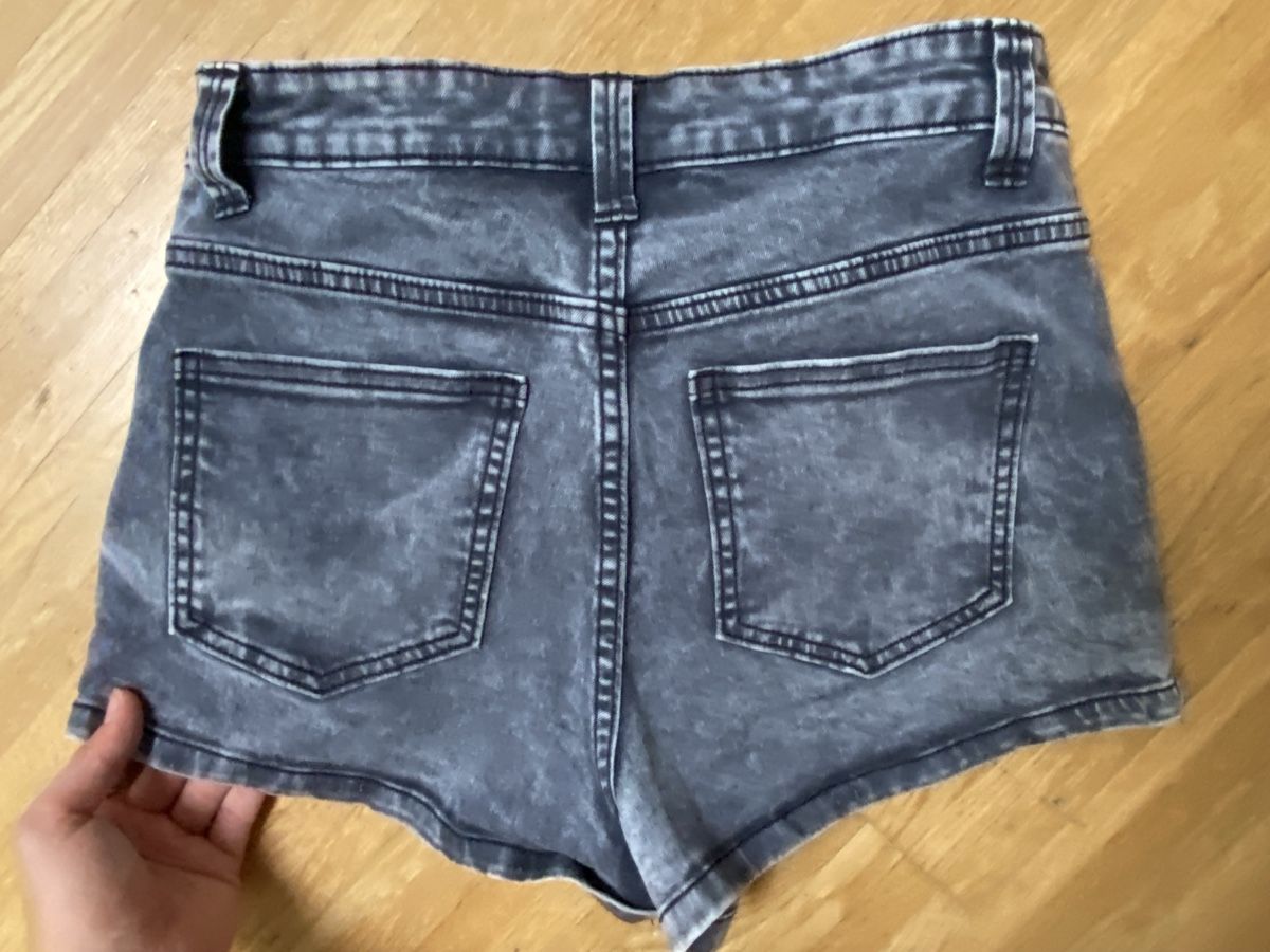 Jeans: Hotpants – Usato da Luzern venduto da oli_6x2r 2