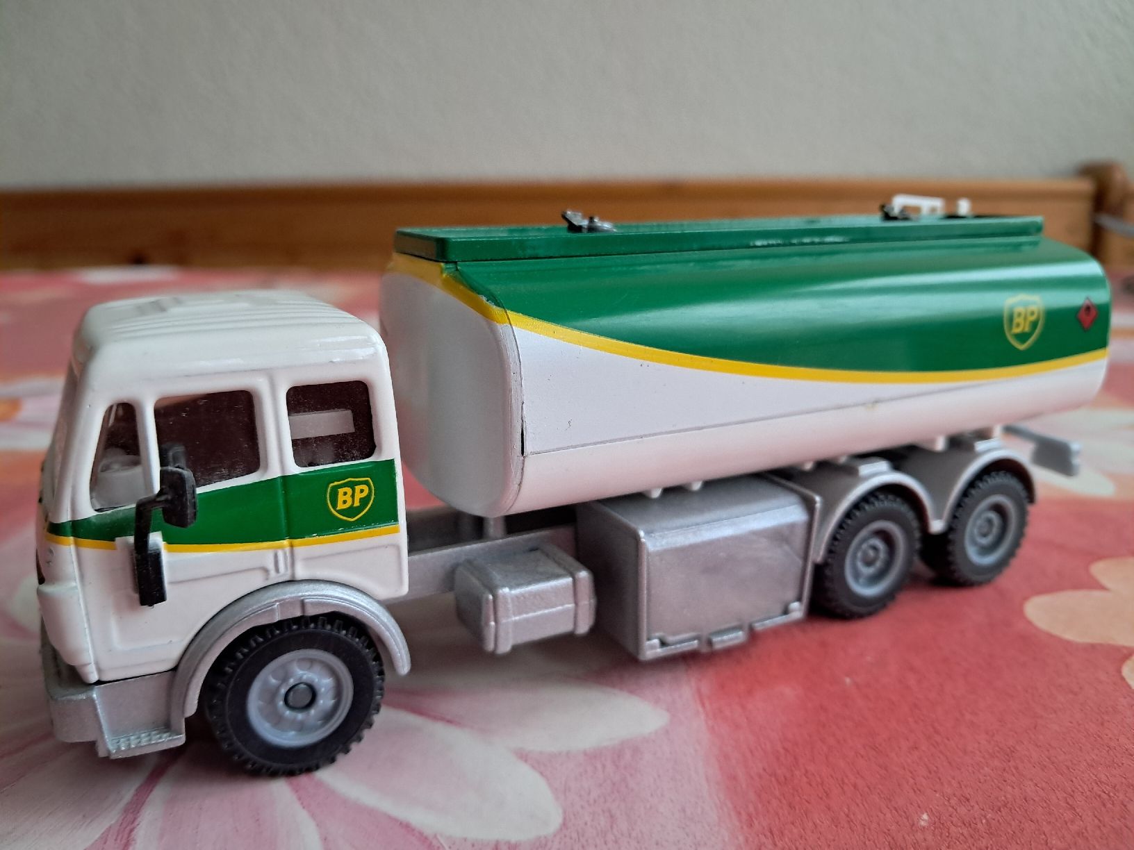 Siku Modellini d'auto: Siku Tankwagen Werbemodell BP – Nuovo (secondo la descrizione) da Strengelbach venduto da Wedi73 9
