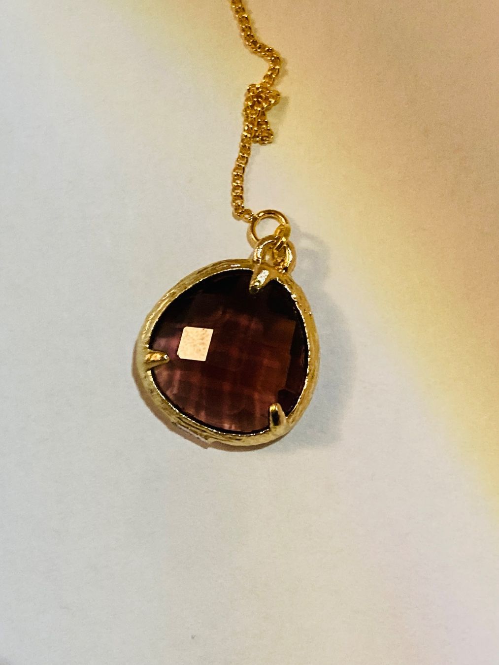 Orecchini pendenti & Orecchini a lobo: Longues boucles dorées avec perle en verre brun – Nuovo e nell'imballaggio originale da Genève venduto da ct_fqr8 1