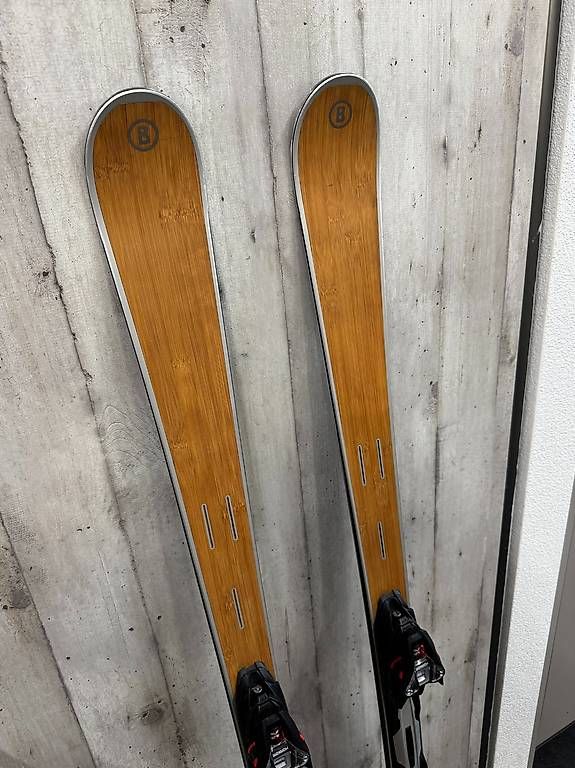 Skis: Bogner Premium Ski mit Echtholz-Oberfläche inkl. Bindung NEU – Gebraucht aus Sursee von pilatus.sport 1