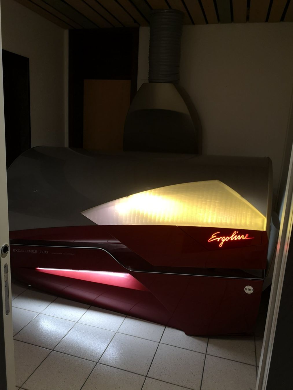 Solarium: Solarium Ergoline Excellence 800 Typ3 – Usato da Pianezzo venduto da Millecolline 3