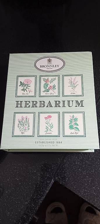Doccia: Neues Herbarium Seifen 6er-Set  – Usato da Staufen venduto da mar_wf6r