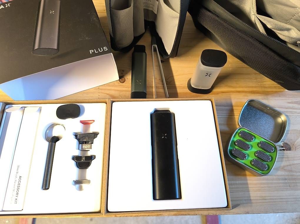 Pax Altri Prodotti per fumatori: Pax Plus Vaporizer Set – Usato da Burgdorf venduto da Glizzy