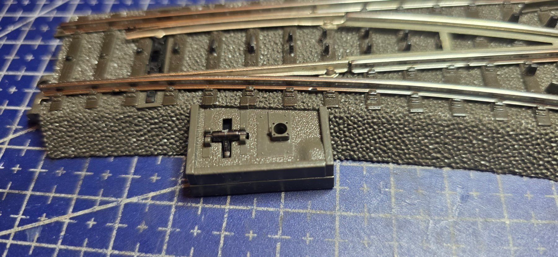 Märklin Modellini di ferrovie: Märklin rechtsweiche C-Gleis – Usato da Hochfelden venduto da Danizh0 2