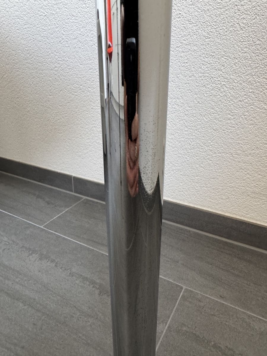 Tavoli: USM TISCH 75x75 CM – Usato da Bern venduto da carminel8 4