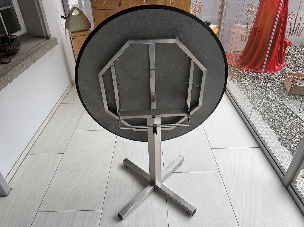 Tische: Gartentisch klappbar D: 90 cm – Gebraucht aus Maienfeld von luf_nw8z 2