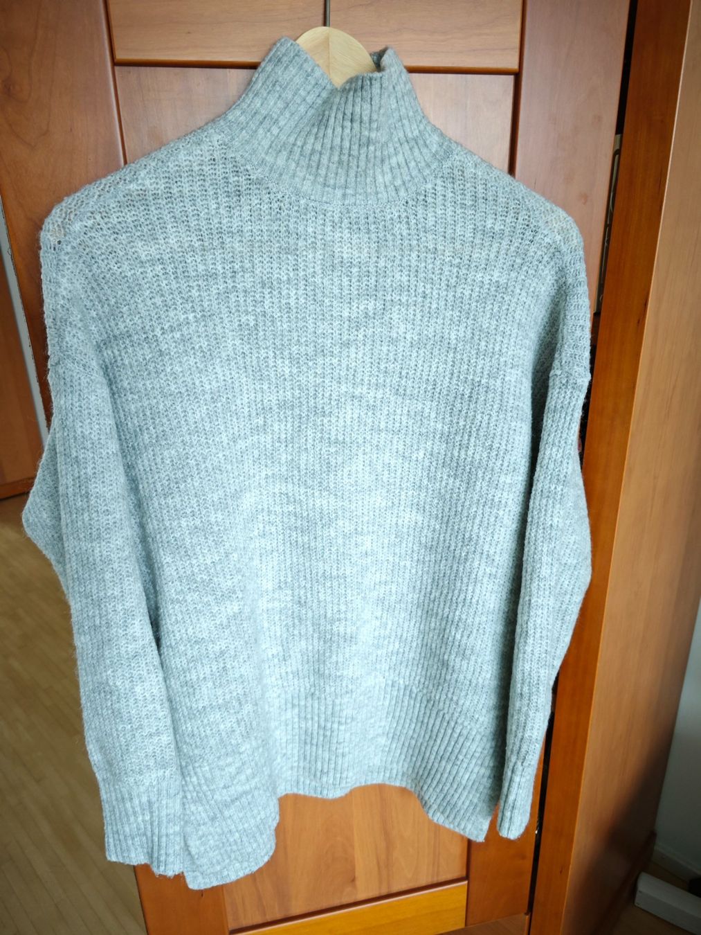 H&M Maglioni & Felpe: H&M Rollkragenpullover hellgrau Gr. XS-S – Usato da Adliswil venduto da coconut1289