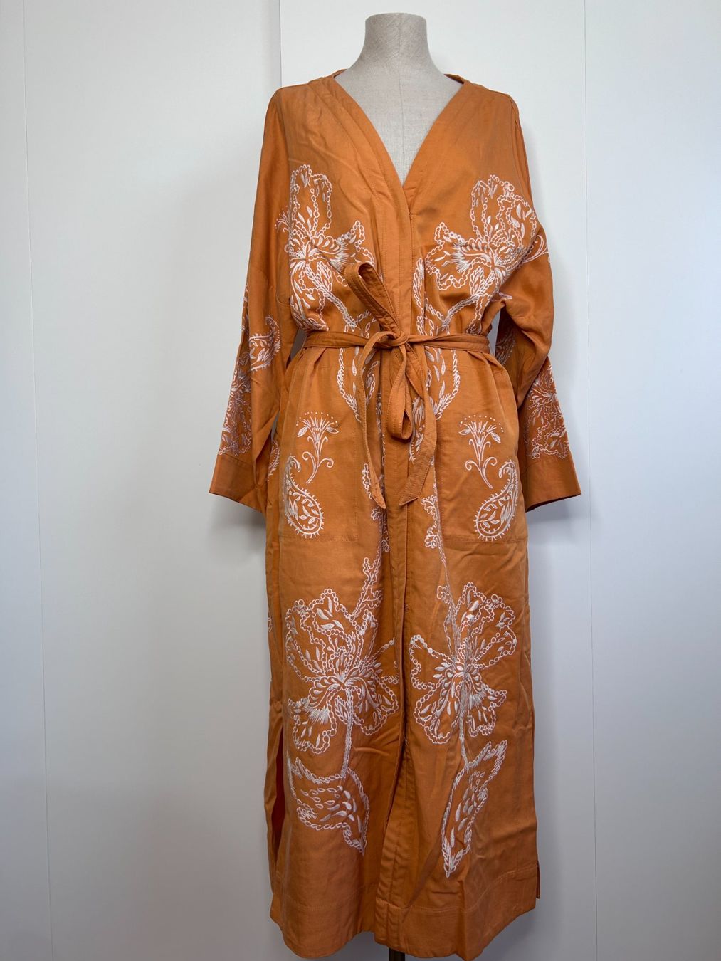 Kimono: H&M Premium Selection Embroidered Robe – Nuovo (secondo la descrizione) da St. Gallen venduto da look-twice