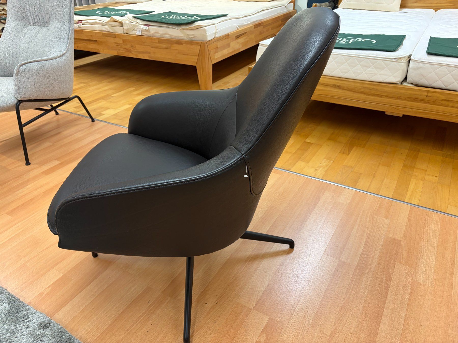 Poltrone: Sessel Lanah von Leolux – Nuovo (secondo la descrizione) da Neuenegg venduto da InterieurAG 1