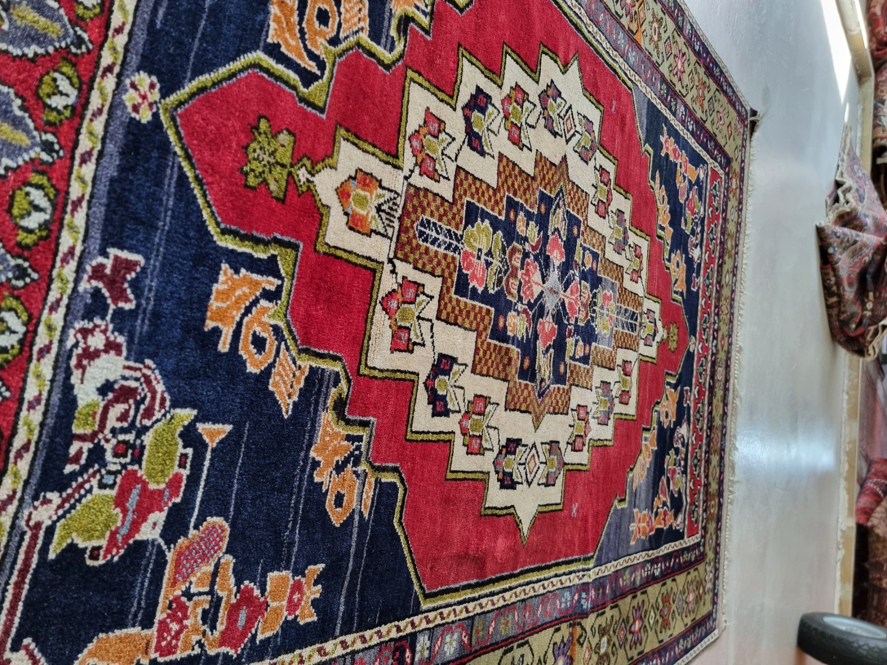 Teppiche: 160x228 Wunderschöner Orientteppich Handgeknüpft – Gebraucht aus Olten von OrientDeko 1
