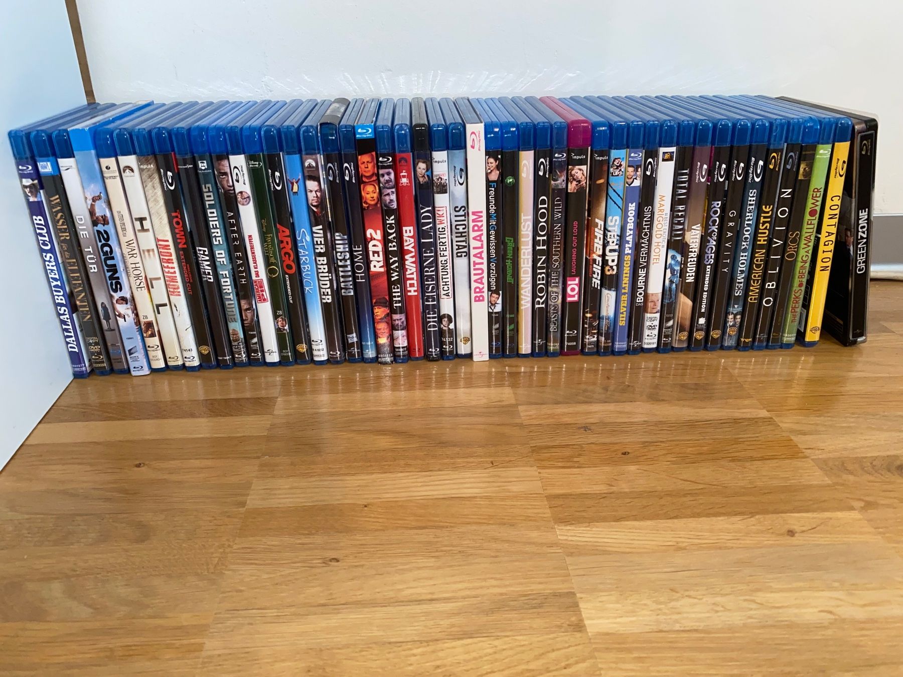 Tutti i DVDs: Blu-Ray Sammlung (47 Stück) – Usato da Rotkreuz venduto da mia_dc2r
