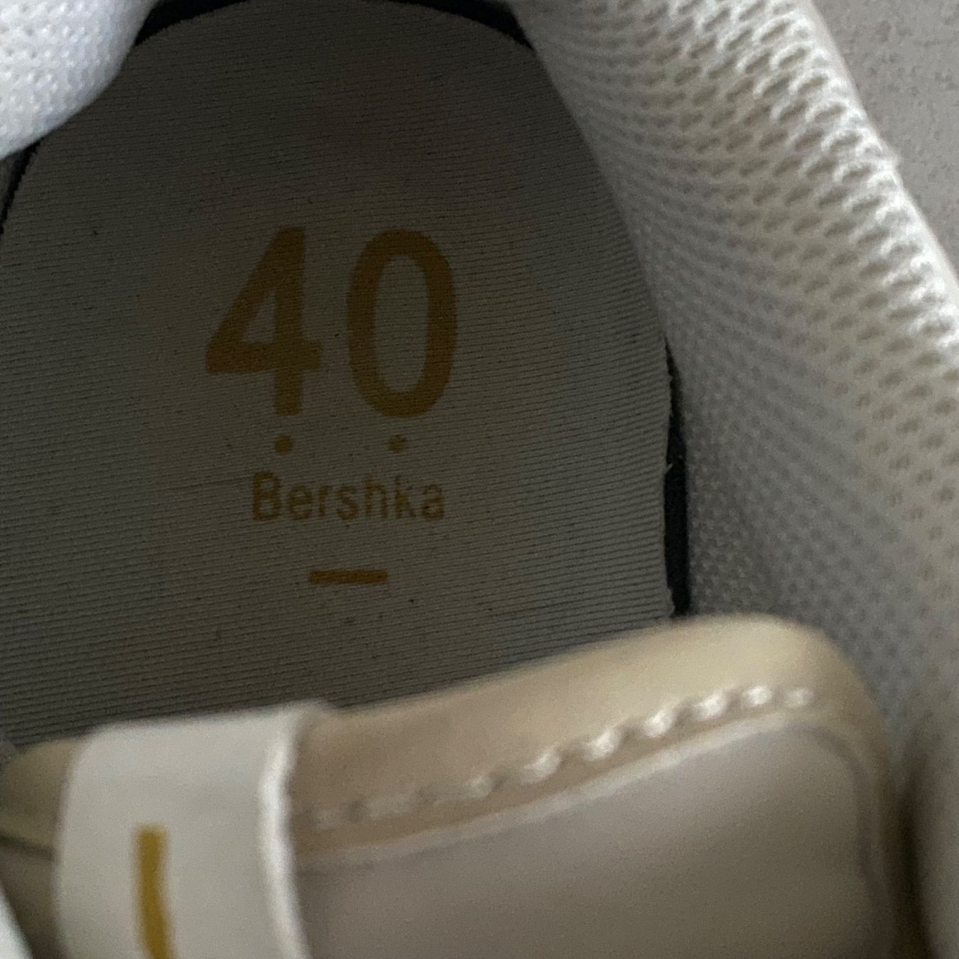 Bershka Scarpe da uomo: Bershka Chunky Sneaker in Beige - Gr. 40 – Usato da Brittnau venduto da iBazuka 3