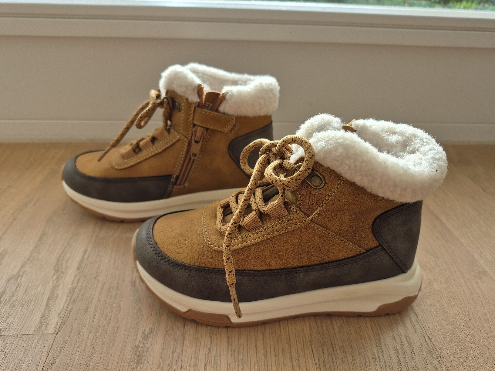 Next Scarpe per ragazzi: Next Winterstiefel Gr.28 – Nuovo (secondo la descrizione) da Thun venduto da schnydie