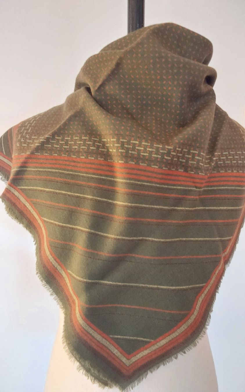 Foulards, Tücher & Schals: Wolltuch quadratisch oliv – Gebraucht aus Köniz von scopello12