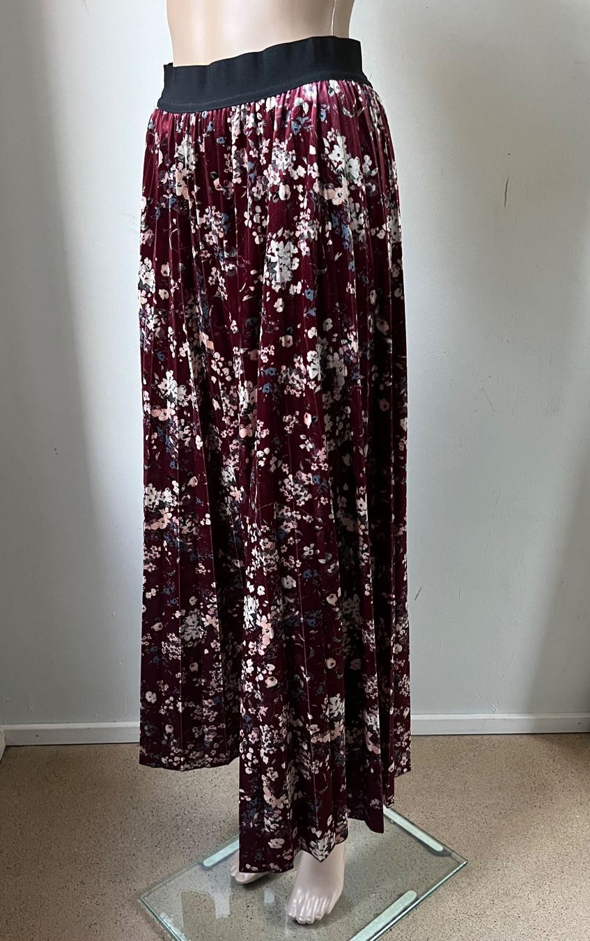 Gonne: SEM PER LEI Plisseerock 💜 – Usato da Zürich venduto da ClosetQueen 1