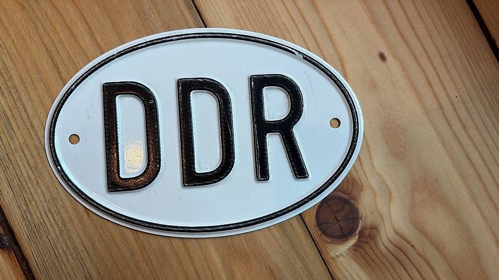 Insegne: DDR Schild Auto – Usato da Basel venduto da sin_5npn