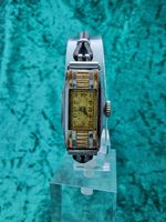 Damen Armbanduhr klein und schick. Handaufzug aus 1940-gern.