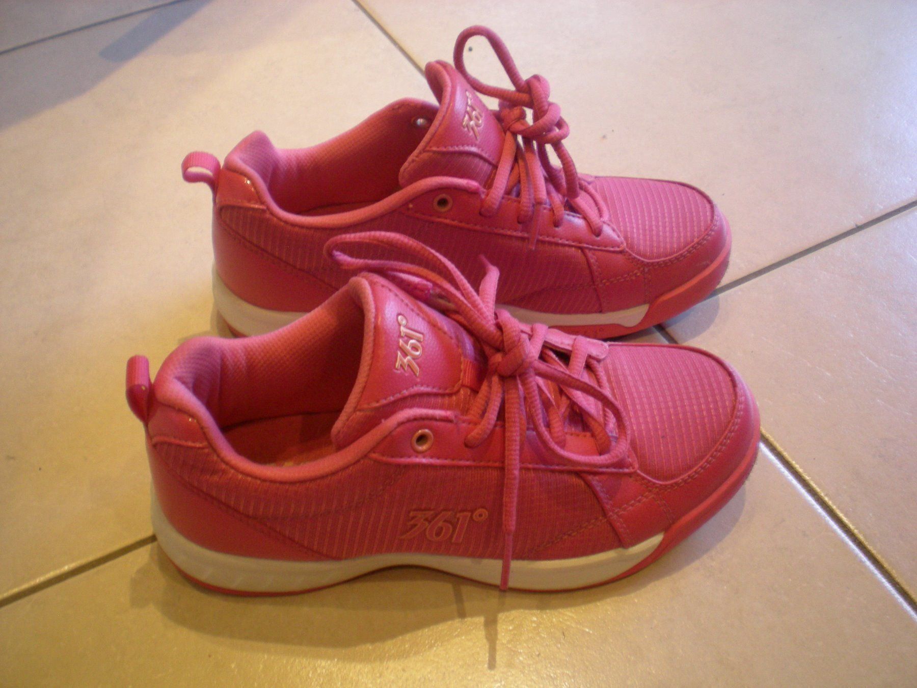 Scarpe da donna: Schuhe Gr. neuwertig! 361o – Nuovo (secondo la descrizione) da Adelboden venduto da Lammhult 1