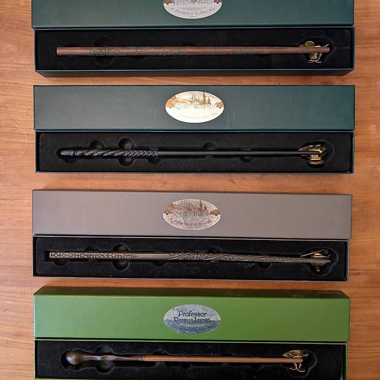 Jouets: Harry Potter Zauberstäbe – D'occasion à Basel par Gluggi01