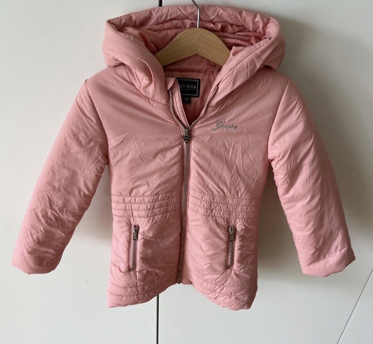 Guess Giacche & Cappotti: Guess Jacke 4 Jahre – Usato da Aarburg venduto da Da-Lila