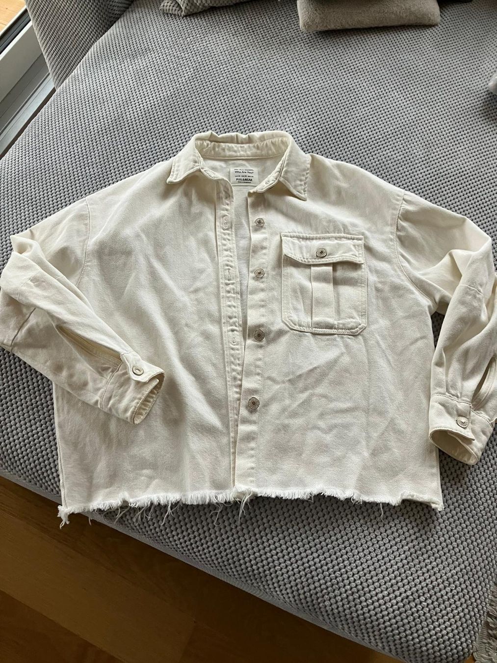 Pull&Bear Giacche: PULL&BEAR Jeansjacke weiss Grösse XS – Usato da Allenwinden venduto da Obalu