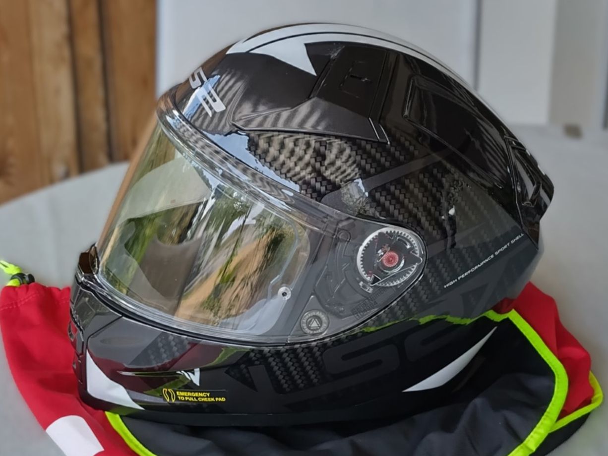Helme & Visiere: Motorradhelm Ls2 Carbon Grösse XS neuwertig – Gebraucht aus Erlach von roller08