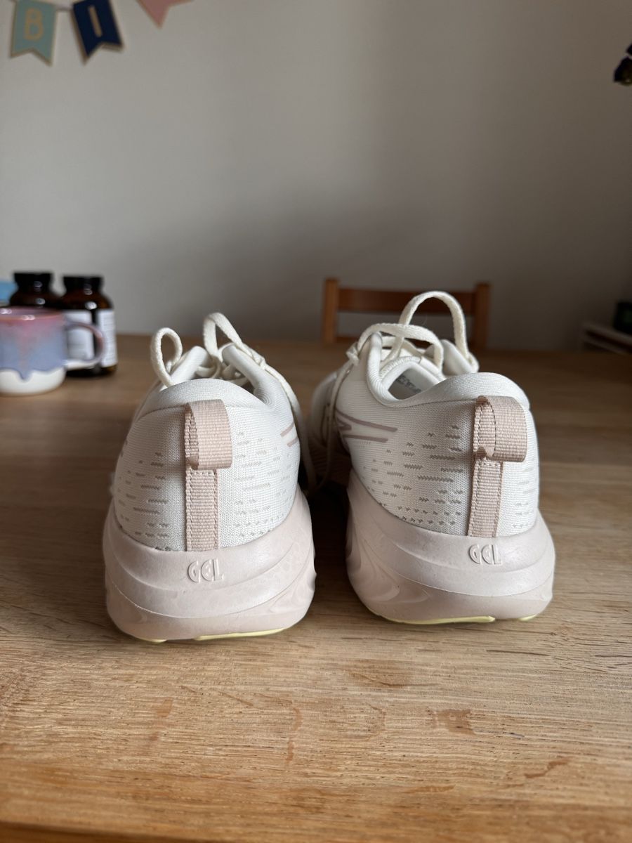 Asics Damenschuhe: Asics Ortholite Laufschuh 43.5 neu – Neu (gemäss Beschreibung) aus Adliswil von Vina 4