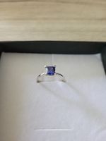 Silberring 925 mit blau-violettem Zirkonia