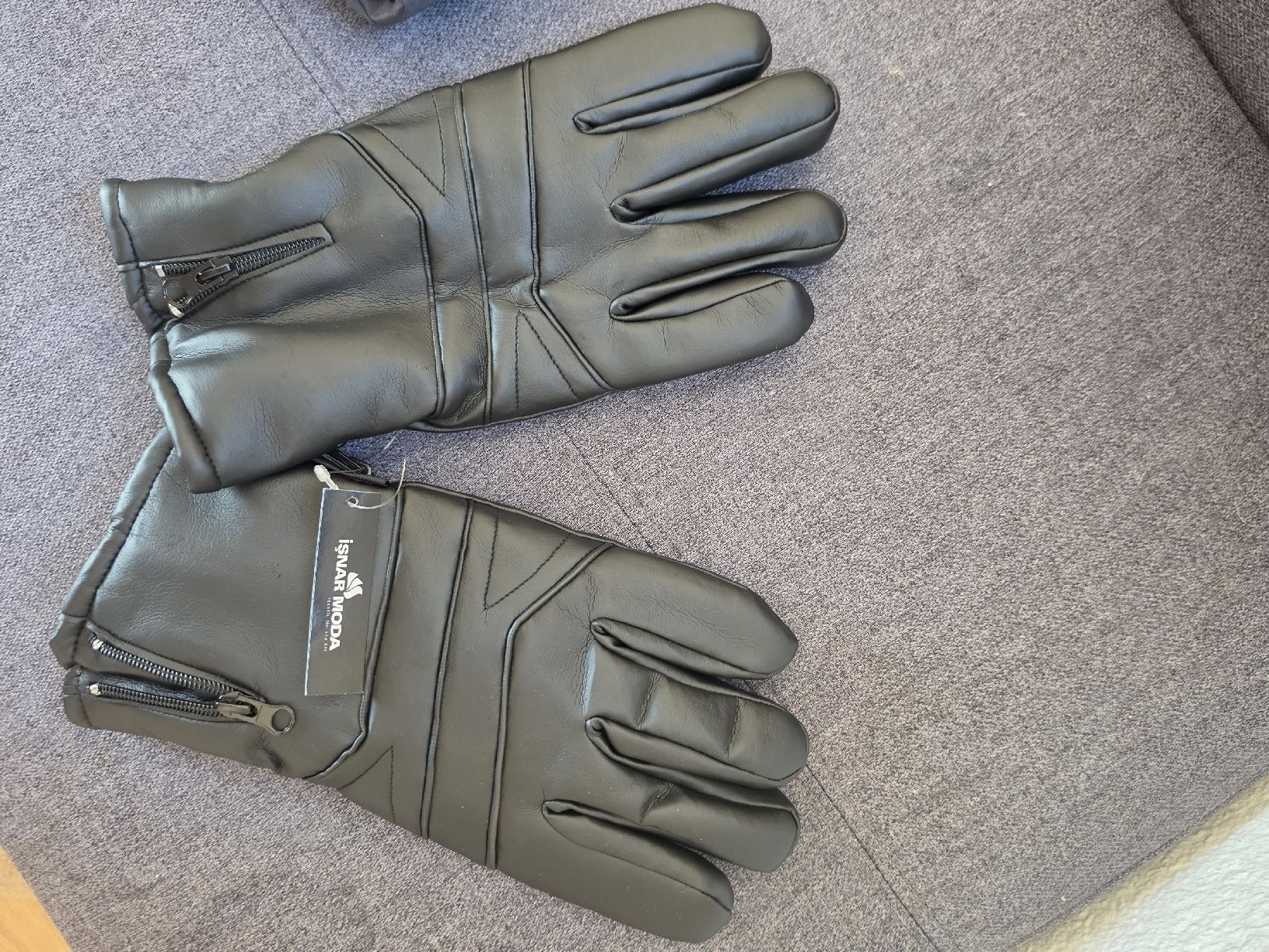 Autres accessoires hommes: Gant – Neuf (Voir description) à Plasselb par les_rl55